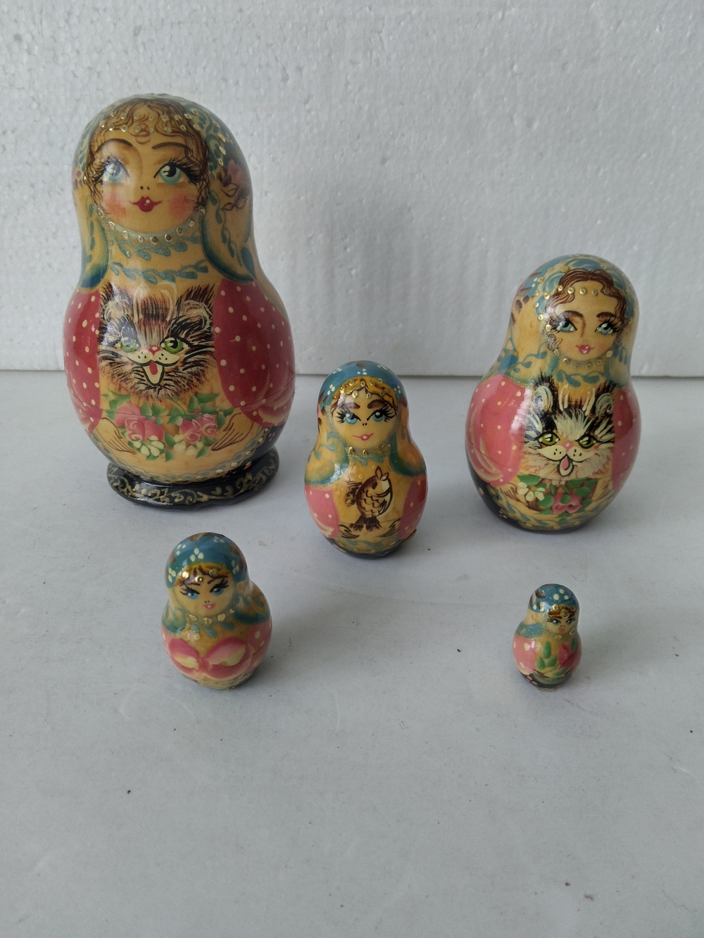 Handpainted Russian Nesting Dolls Matryoshka with Cat Motif - Pink & Blue